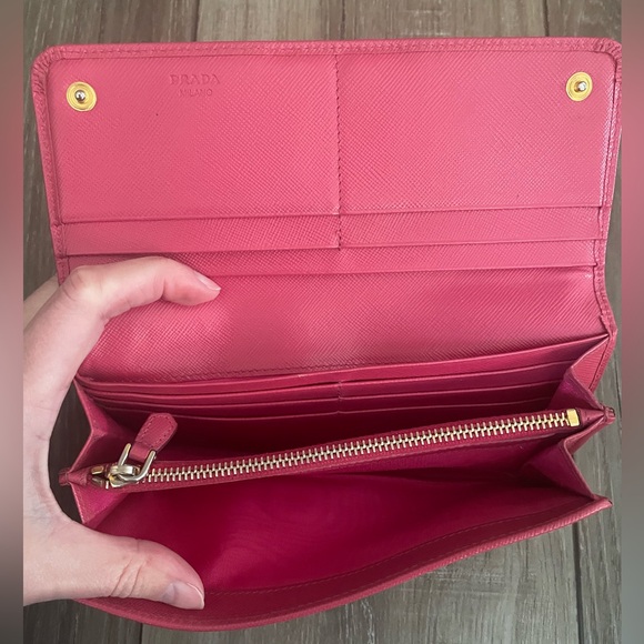 Prada Long Wallet Pink with chain - Picture 3 of 8